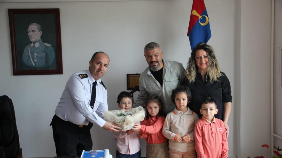 23 Nisan Ulusal Egemenlik ve Çocuk Bayramı kutlamalarında Pendik İlçe Jandarma Komutanlığını Ziyarette bulunduk.